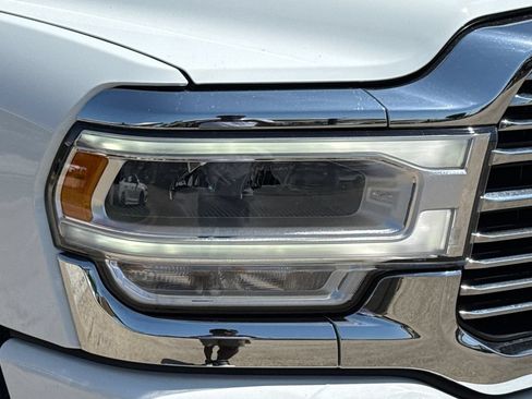 Used 2024 RAM 2500 Laramie AWD/4WD image 4