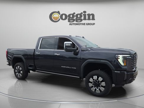 Used 2024 GMC Sierra 3500 Denali Ultimate AWD/4WD image 7