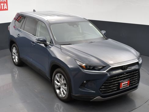 Used 2025 Toyota Grand Highlander AWD Hybrid image 31