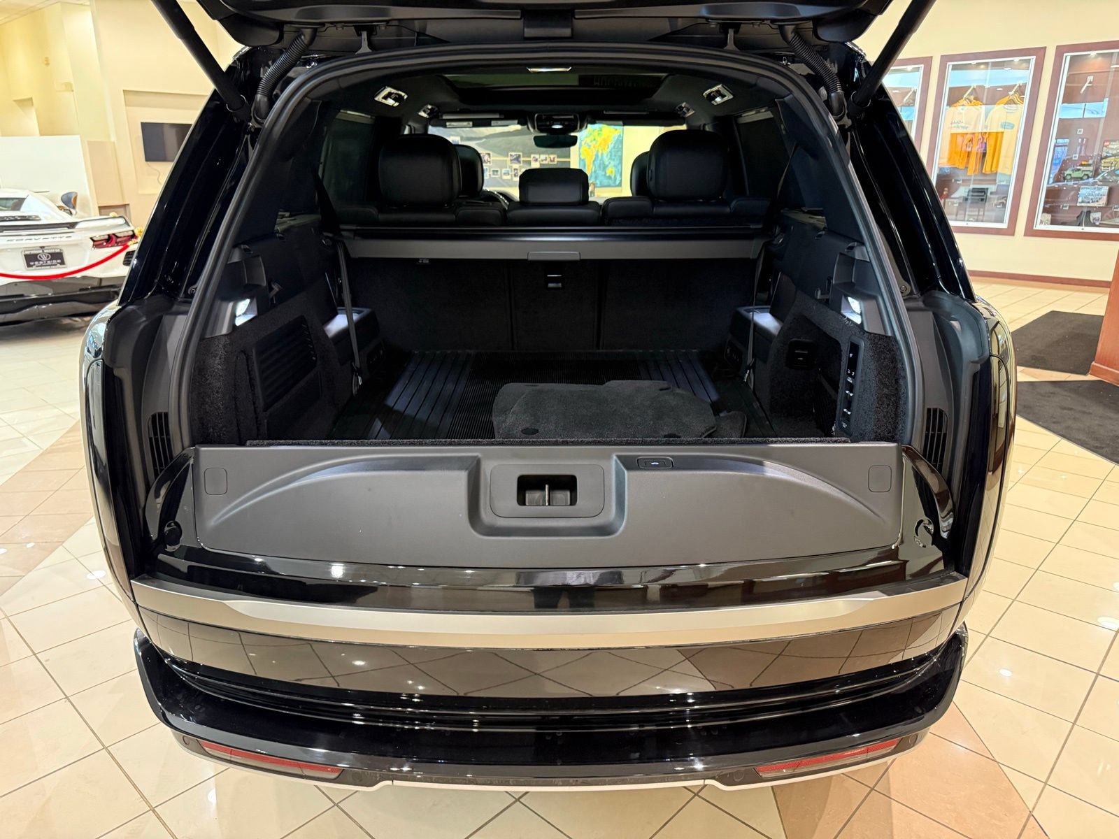 New 2025 Land Rover Range Rover Long Wheelbase SE AWD/4WD image 46