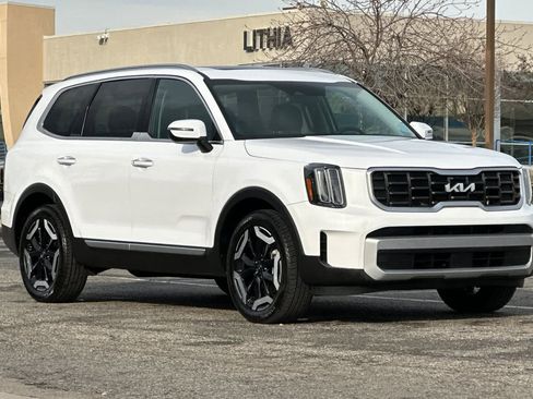 Used 2023 Kia Telluride S w/ S Sunroof Package image 9