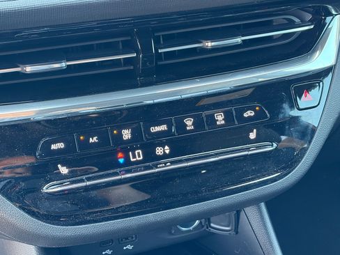Used 2026 Buick Envista Avenir FWD image 26