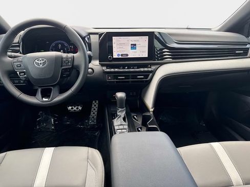 Used 2026 Toyota Camry SE FWD image 12