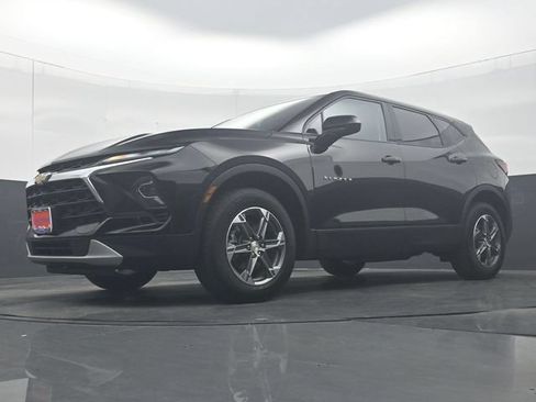 Used 2025 Chevrolet Blazer LT FWD image 28
