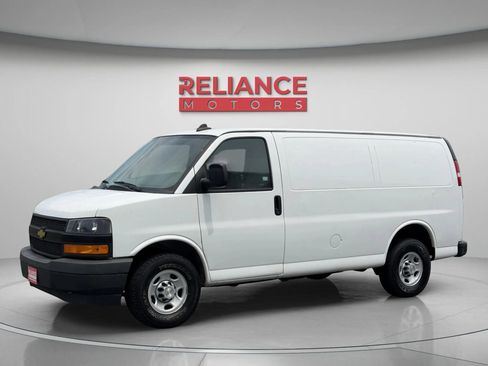 Used 2020 Chevrolet Express 2500 w/ Driver Convenience Package RWD image 2