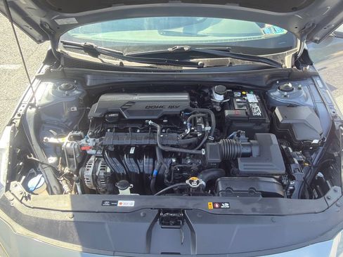 Used 2021 Hyundai Elantra SEL FWD image 28