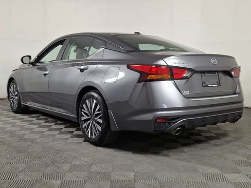 Used 2023 Nissan Altima 2.5 SV w/ SV Premium Package FWD image 7
