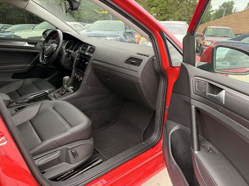 Used 2019 Volkswagen Golf SE FWD image 20