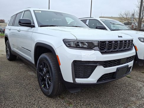 New 2026 Jeep Grand Cherokee L 4WD image 3