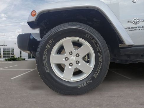 Used 2014 Jeep Wrangler Unlimited Sport AWD/4WD image 9