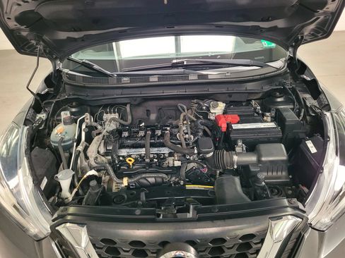 Used 2019 Nissan Kicks S FWD image 39