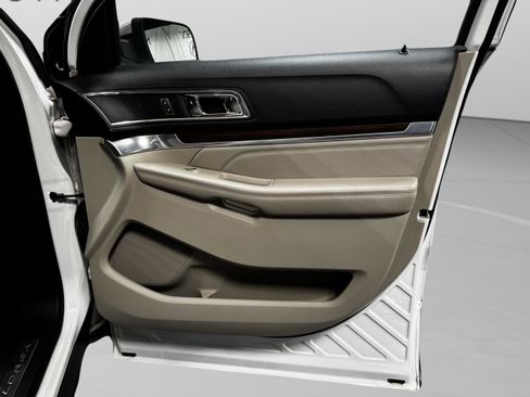 Used 2018 Ford Explorer Limited w/ Equipment Group 301A image 34