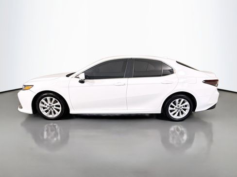 Used 2021 Toyota Camry LE FWD image 6