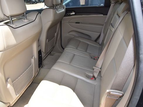 Used 2021 Jeep Grand Cherokee Overland RWD image 10