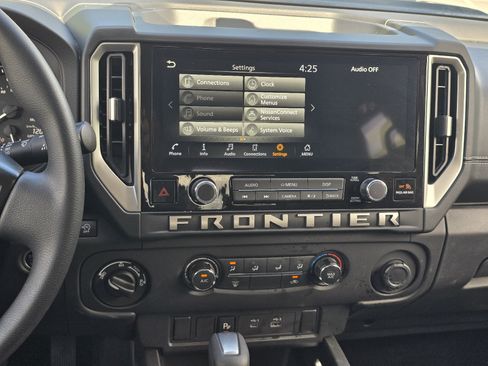 Certified 2025 Nissan Frontier SV AWD/4WD image 16