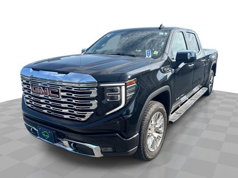 Used 2024 GMC Sierra 1500 Denali w/ Technology Package AWD/4WD image 1