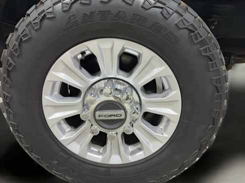 Used 2022 Ford F350 XLT w/ Snow Plow Prep Package AWD/4WD image 29