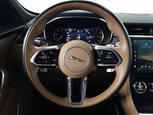Used 2022 Jaguar F-PACE S image 21