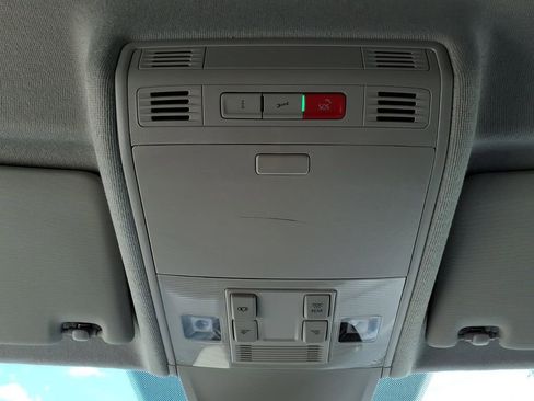 Used 2023 Volkswagen Tiguan SE image 22