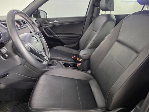 Used 2020 Volkswagen Tiguan SE R-Line FWD image 9
