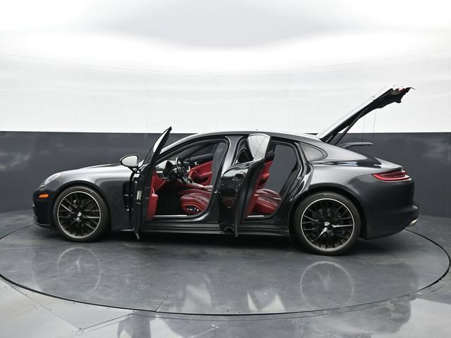 Used 2020 Porsche Panamera 4 AWD/4WD image 52