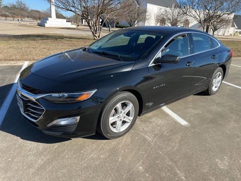 Used 2023 Chevrolet Malibu LS image 2