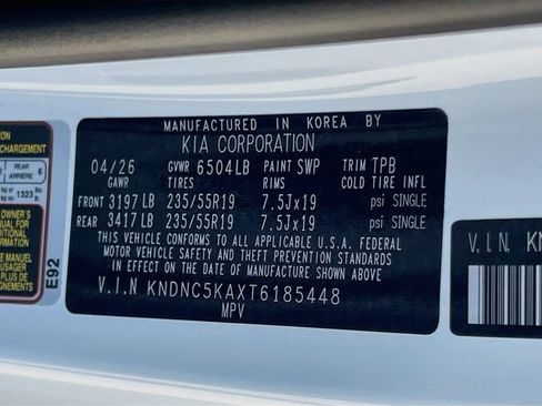 New 2026 Kia Carnival EX FWD image 34