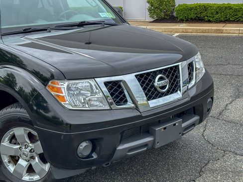 Used 2012 Nissan Frontier SV w/ SV Premium Utility Pkg AWD/4WD image 8