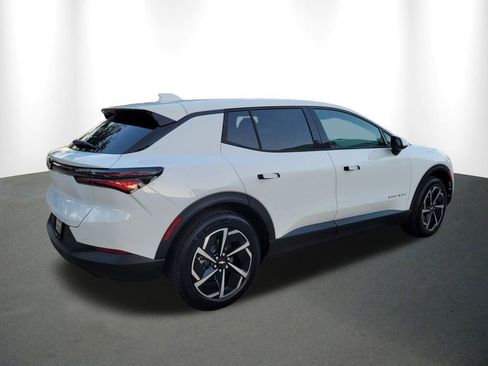 New 2026 Chevrolet Equinox EV LT image 7