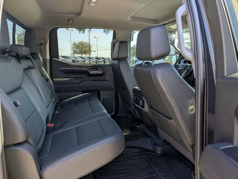 Used 2023 GMC Sierra 1500 SLT image 27