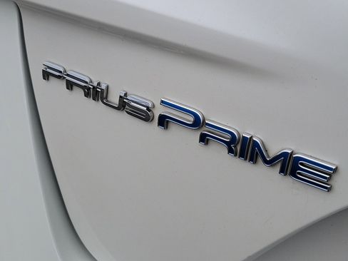 Used 2019 Toyota Prius Prime Premium image 7