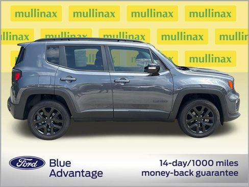 Used 2023 Jeep Renegade Altitude w/ Sun/Sound Group AWD/4WD image 2