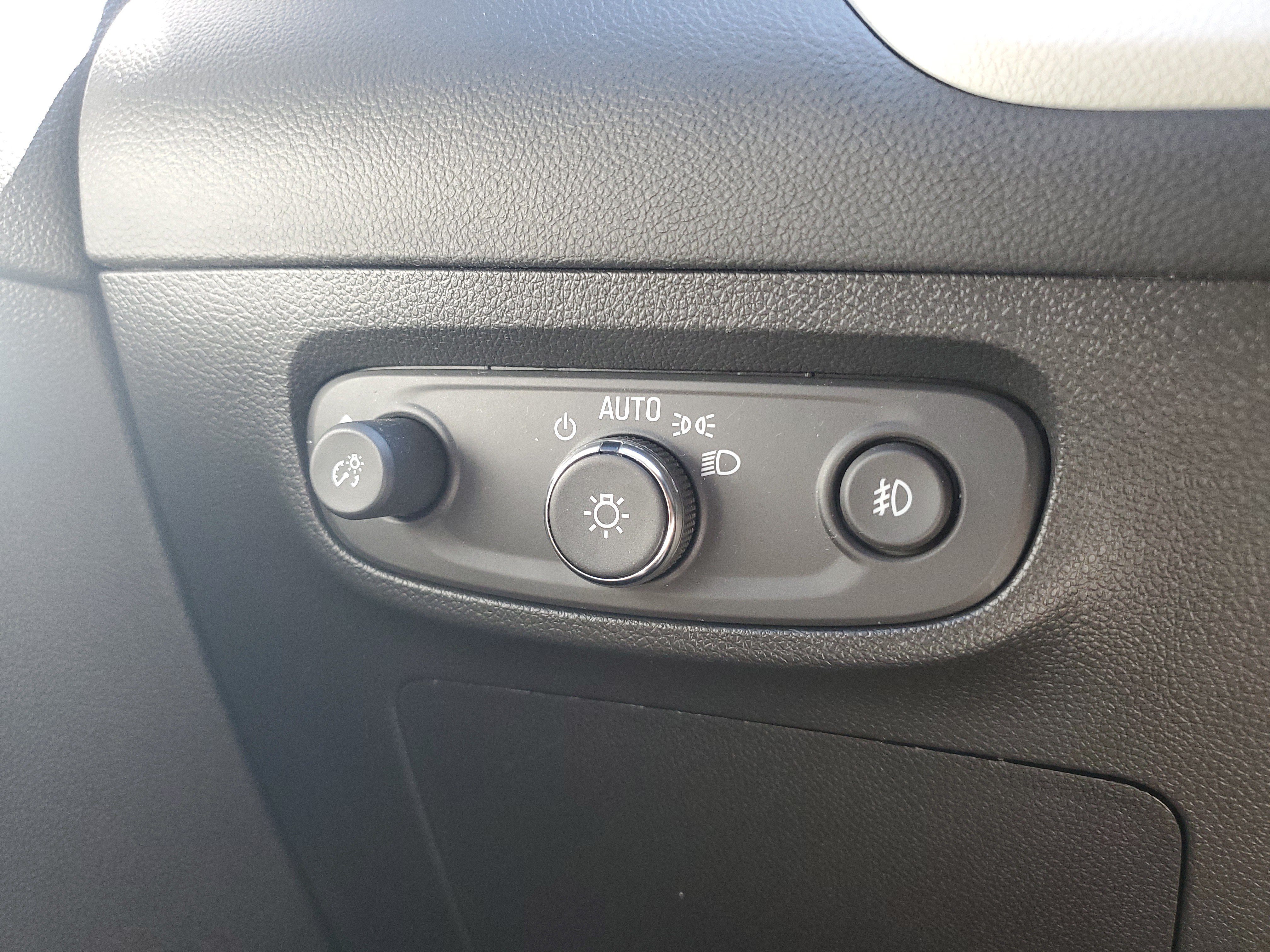 Used 2023 Buick Encore GX Preferred w/ Cold Weather Comfort Package FWD image 24