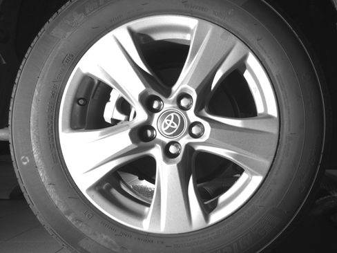 Certified 2025 Toyota RAV4 XLE w/ Convenience Package AWD/4WD image 15