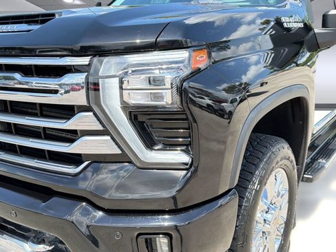 Used 2024 Chevrolet Silverado 2500 High Country w/ Technology Package AWD/4WD image 10