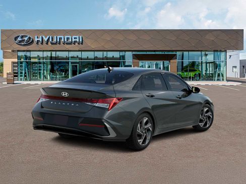 New 2026 Hyundai Elantra SEL Sport Premium image 4