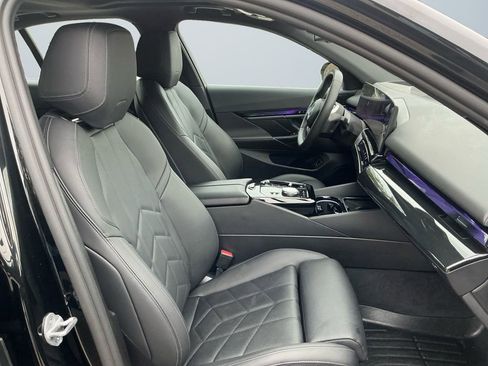 Used 2024 BMW i5 eDrive40i image 16