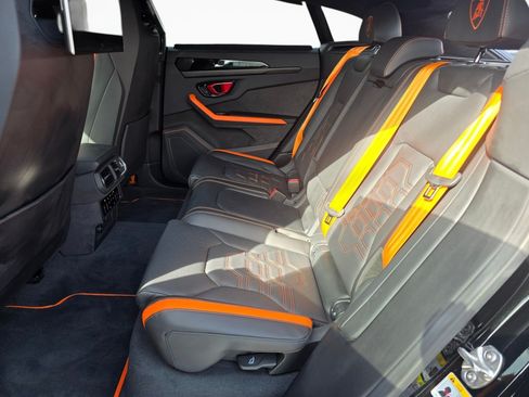 Used 2025 Lamborghini Urus SE AWD/4WD image 20