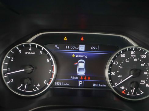 Used 2023 Nissan Maxima SR w/ Sport Mat Group FWD image 15