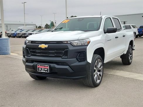 Used 2024 Chevrolet Colorado W/T image 4