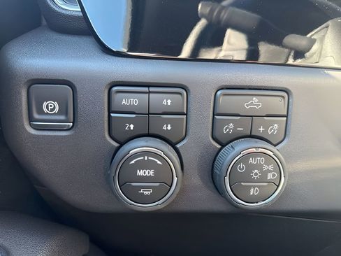 Used 2026 Chevrolet Silverado 1500 LT Trail Boss w/ Convenience Package II AWD/4WD image 25