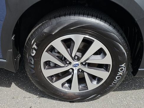 Certified 2025 Subaru Outback Premium AWD/4WD image 8