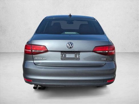 Used 2017 Volkswagen Jetta SE image 7