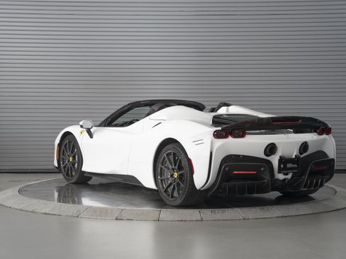 Used 2023 Ferrari SF90 Spider AWD/4WD image 3