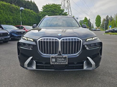 Used 2025 BMW X7 xDrive40i AWD/4WD image 2
