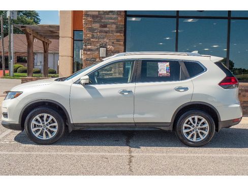 Used 2017 Nissan Rogue SV w/ SV Premium Package AWD/4WD image 6