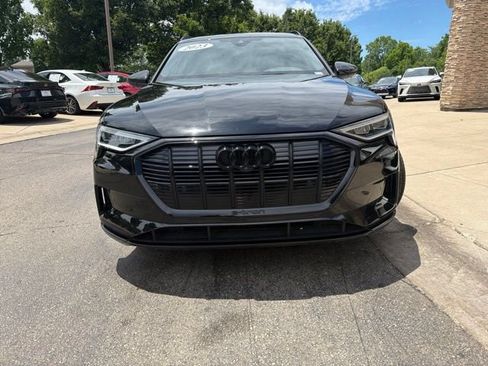 Used 2023 Audi e-tron Premium Plus AWD/4WD image 2