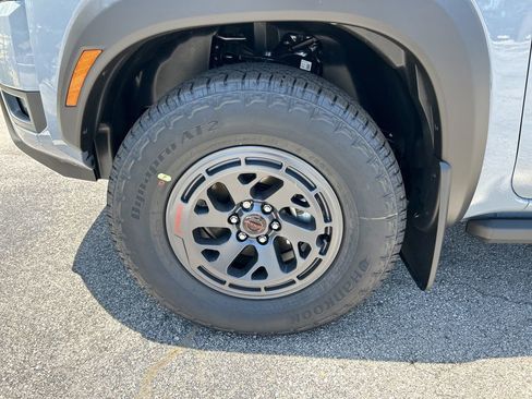 New 2025 Nissan Frontier PRO-4X w/ Pro Convenience Package image 47