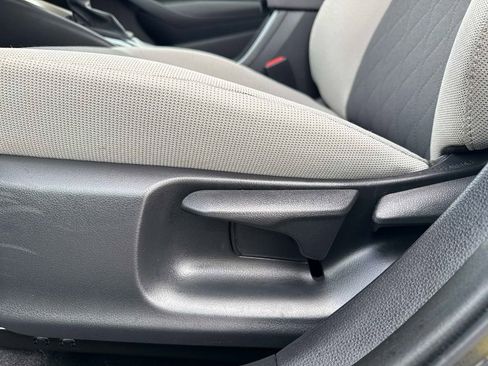 Used 2025 Toyota Corolla LE image 20