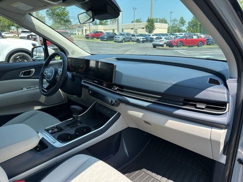 New 2026 Kia Carnival EX image 16